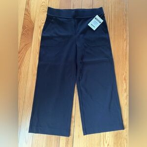 NWT Duluth Trading Co NoGA wide leg capris black size M